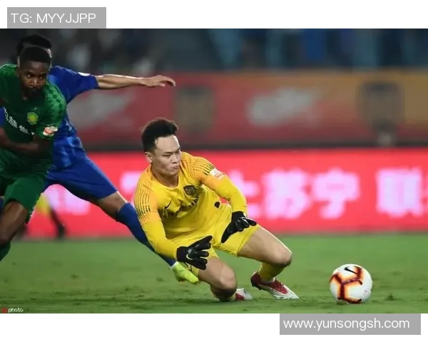 足球明星第一现场揭秘球场背后的故事与荣耀瞬间