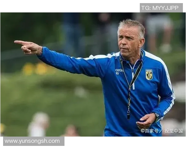 国际足球教练员的职业发展与未来趋势分析及其对足球运动的影响